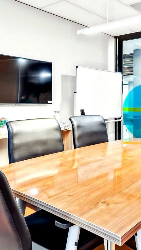 6-seat-meeting-room-L3-glass-walls-Spot-Coworking-p450