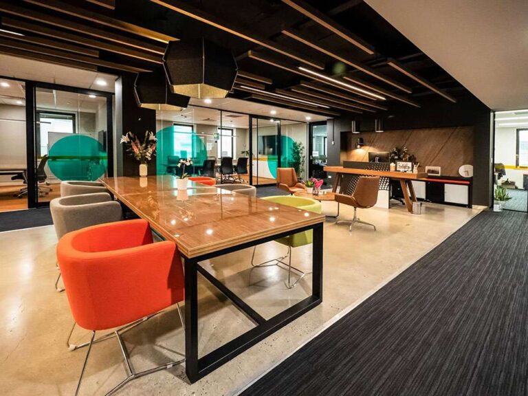 Spot Coworking Concierge communal seating