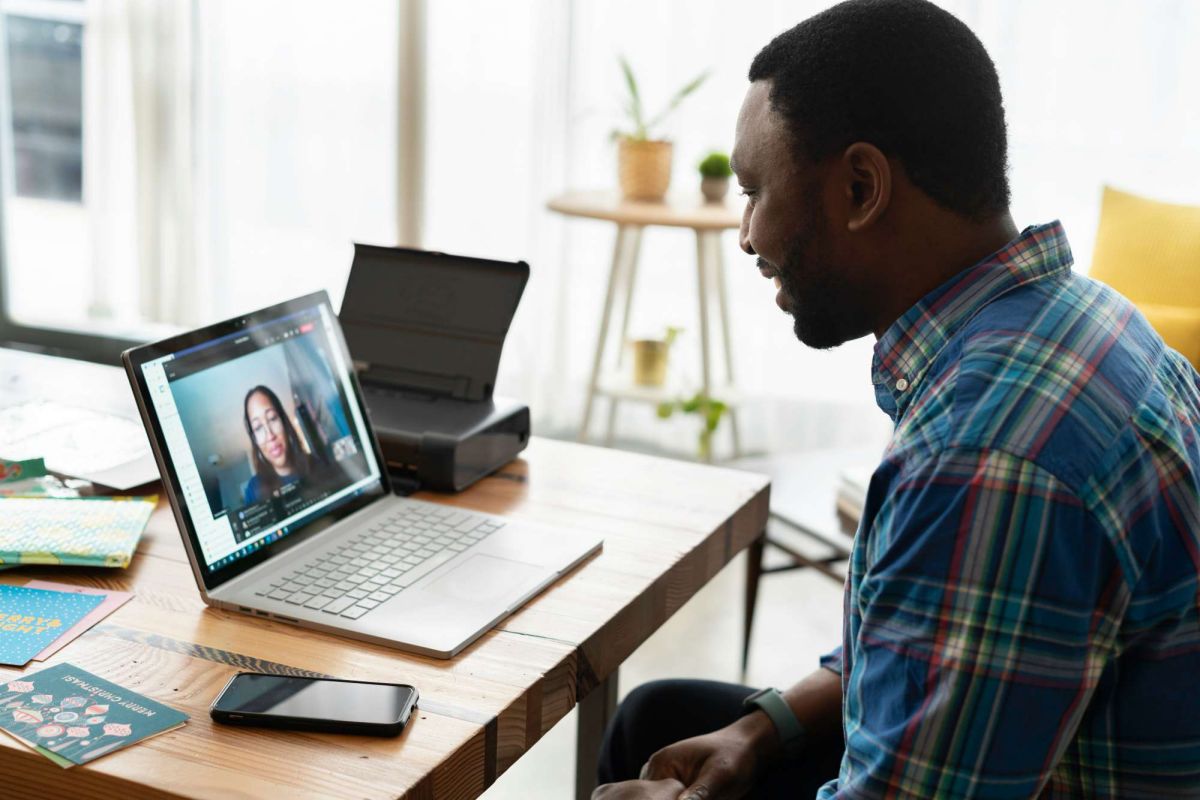 Read more about the article How to Stay Focused in a Shared Office Environment