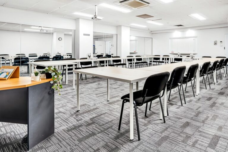 basement-training-room-Spot-Coworking-bbd4-l