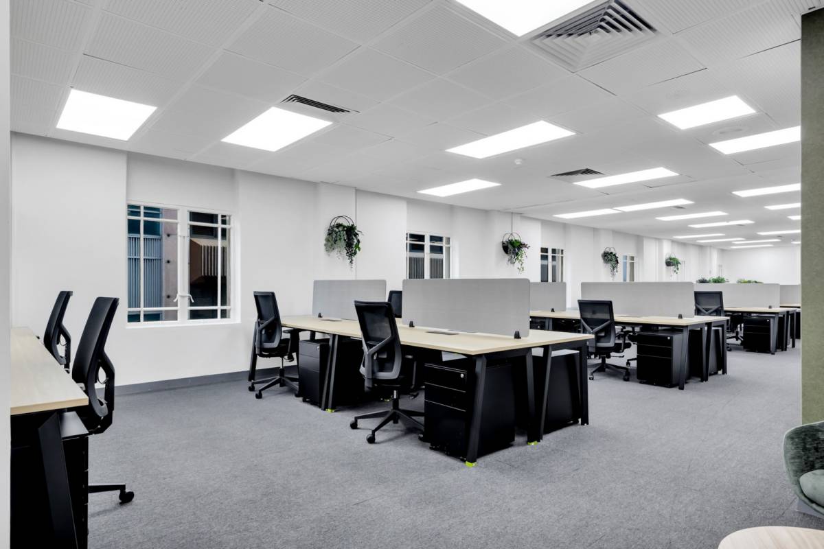 premium office suite L3 Spot Co-working large
