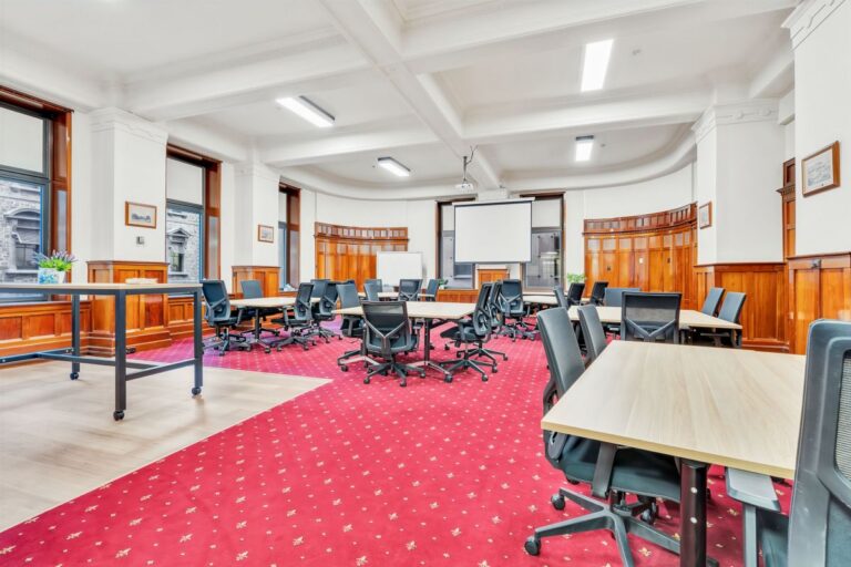 red carpet panelled training room L1 Spot Coworking l